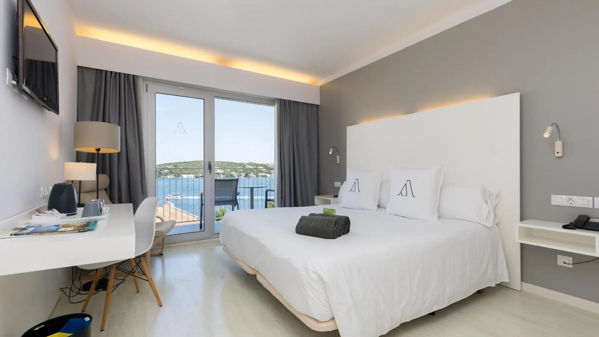 Hotel Artiem Carlos - Adults Only Es Castell