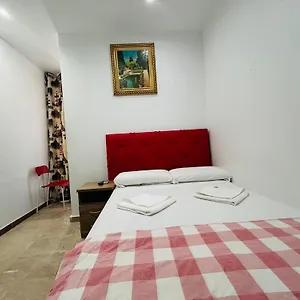 hostal-granvia-628.catalonia-hotels.com/